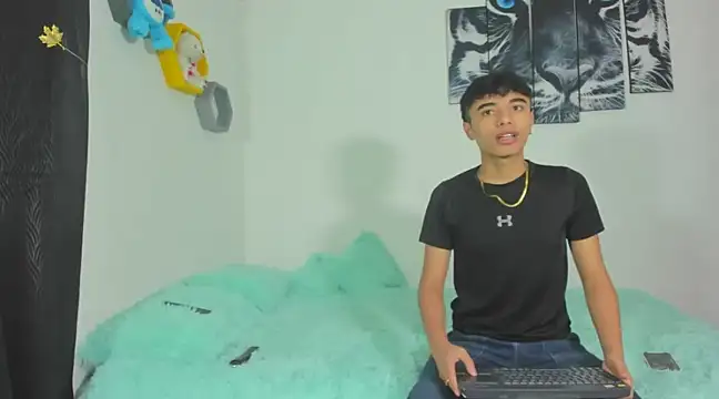 Maxxi hot23 online show from March 9, 12:31 pm