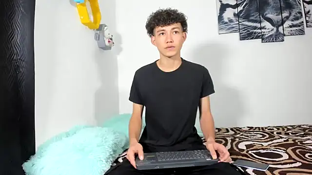 Maxxi hot23 online show from March 15, 2:01 pm