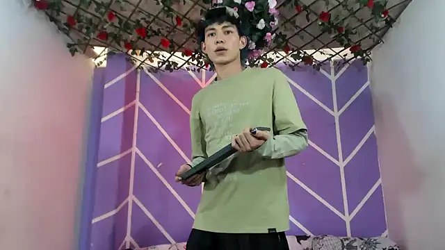 Maxxi hot23 online show from September 13, 7:24 pm