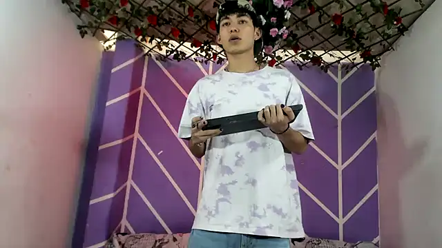 Maxxi hot23 online show from September 21, 7:15 pm