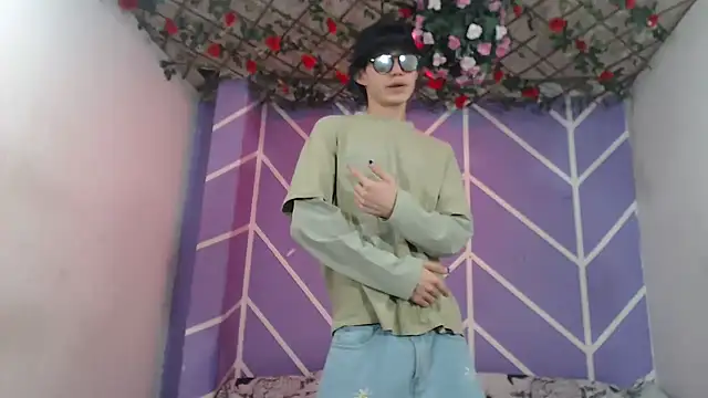 Maxxi hot23 online show from October 13, 1:05 am