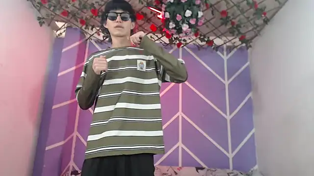 Maxxi hot23 online show from October 14, 7:25 pm