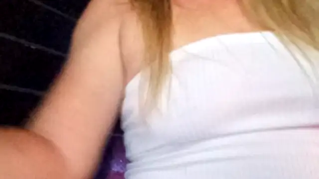 Snapshot of wetnwildforyou chatting on October 18, 4:59 am wetnwildforyou online show from October 18, 4:59 am