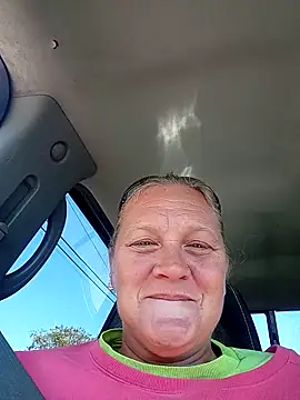 Snapshot of wetnwildforyou chatting on November 1, 3:25 pm wetnwildforyou online show from November 1, 3:25 pm