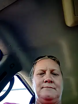 Snapshot of wetnwildforyou chatting on November 13, 8:19 pm wetnwildforyou online show from November 13, 8:19 pm