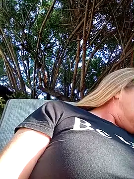 Snapshot of wetnwildforyou chatting on November 21, 9:02 pm wetnwildforyou online show from November 21, 9:02 pm