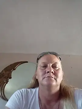 Snapshot of wetnwildforyou chatting on November 22, 9:03 pm wetnwildforyou online show from November 22, 9:03 pm