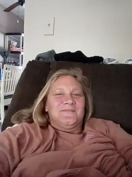 Snapshot of wetnwildforyou chatting on November 30, 4:55 pm wetnwildforyou online show from November 30, 4:55 pm