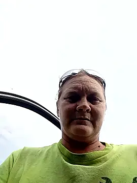 Snapshot of wetnwildforyou chatting on December 1, 8:14 pm wetnwildforyou online show from December 1, 8:14 pm