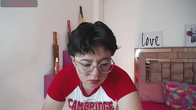 Snapshot of safyka chatting on October 6, 2:20 am safyka online show from October 6, 2:20 am