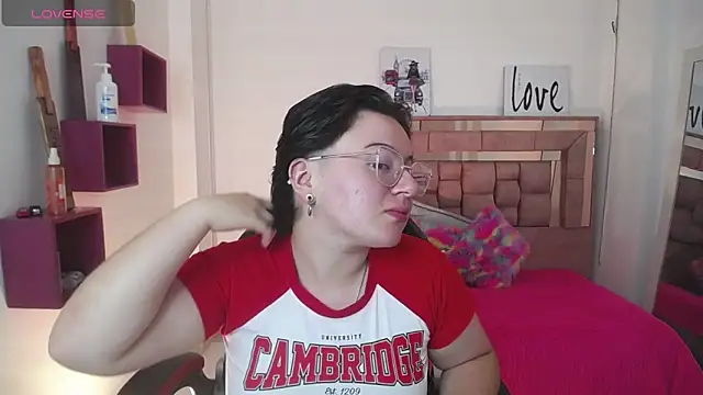 Snapshot of safyka chatting on November 24, 3:28 am safyka online show from November 24, 3:28 am