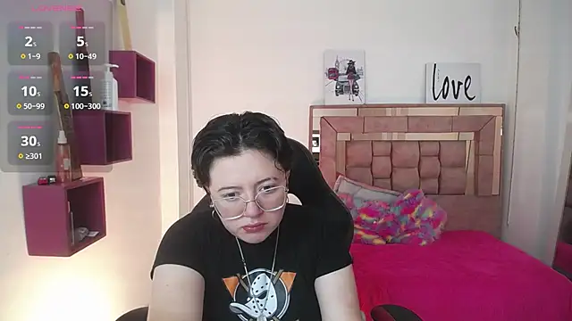 Snapshot of safyka chatting on November 25, 2:44 am safyka online show from November 25, 2:44 am