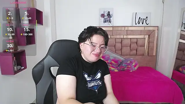 Snapshot of safyka chatting on November 26, 3:18 am safyka online show from November 26, 3:18 am