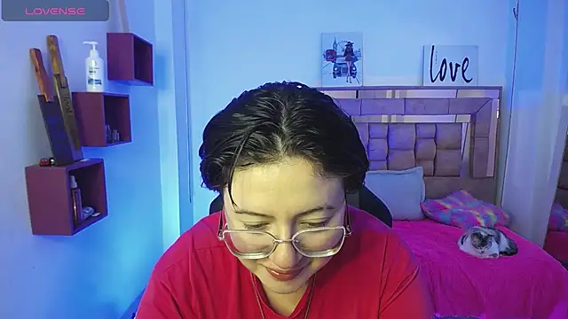 Snapshot of safyka chatting on November 29, 1:52 am safyka online show from November 29, 1:52 am