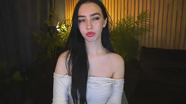 Snapshot of WildKittenX_ chatting on October 21, 6:03 am WildKittenX online show from October 21, 6:03 am