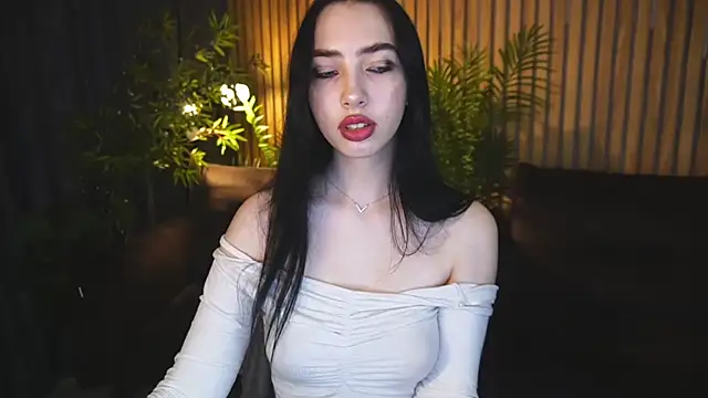 Snapshot of WildKittenX_ chatting on October 27, 6:39 am WildKittenX online show from October 27, 6:39 am