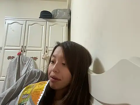 Snapshot of ladypaggy chatting on March 13, 3:39 pm ladypaggy online show from March 13, 3:39 pm