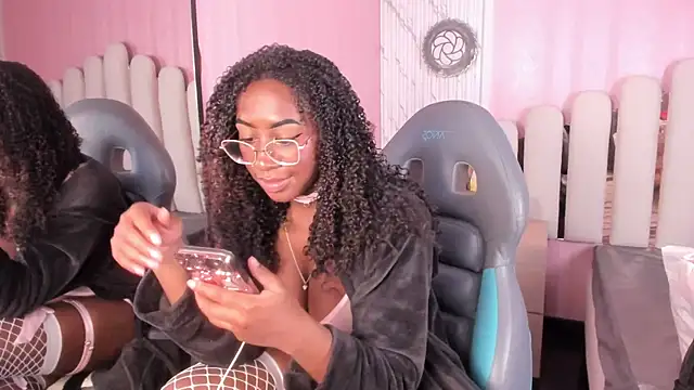 Qeen blackk online show from April 21, 7:39 pm