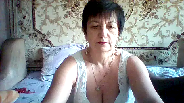 Snapshot of Lota5821 chatting on March 4, 10:46 am Lota5821 online show from March 4, 10:46 am