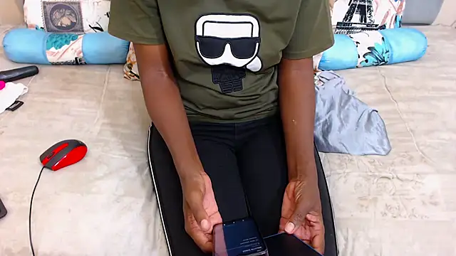 ChocolateClit online show from January 18, 5:06 pm