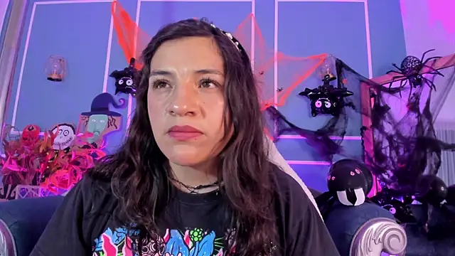 Snapshot of TaraTaylorr chatting on October 30, 2:35 am TaraTaylorr online show from October 30, 2:35 am