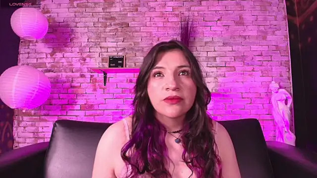 Snapshot of TaraTaylorr chatting on November 15, 7:10 pm TaraTaylorr online show from November 15, 7:10 pm