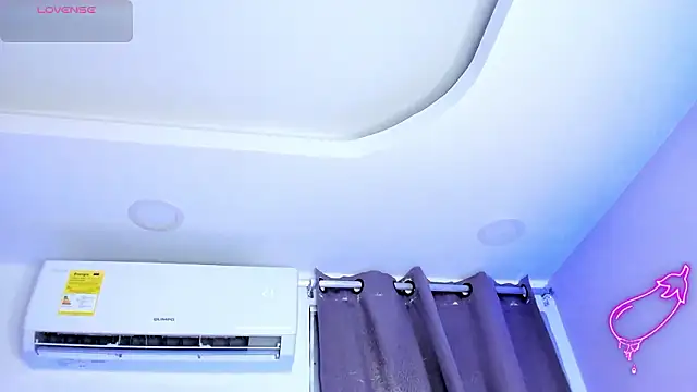 MadissonLee   online show from March 7, 8:50 pm