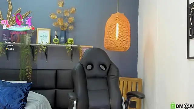 yessila parker online show from January 15, 10:42 am