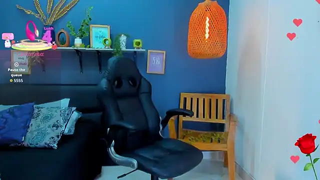 yessila parker online show from February 19, 10:00 am