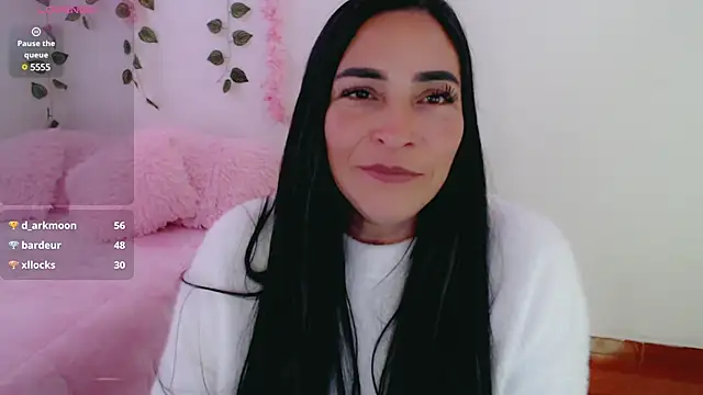 Snapshot of luna_lgomez_ chatting on March 4, 1:06 pm luna lgomez  online show from March 4, 1:06 pm