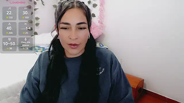 Snapshot of luna_lgomez_ chatting on March 19, 2:24 pm luna lgomez  online show from March 19, 2:24 pm