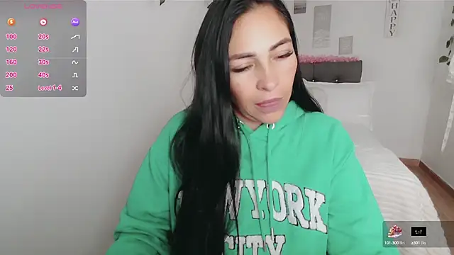 Snapshot of luna_lgomez_ chatting on September 18, 3:36 pm luna lgomez  online show from September 18, 3:36 pm