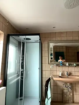 Snapshot of xy_monkeyBigCock chatting on September 30, 9:36 am xy monkeyBigCock online show from September 30, 9:36 am