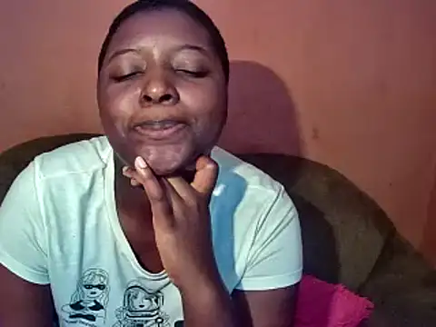 Snapshot of sexyhips2001 chatting on March 8, 3:24 pm sexyhips2001 online show from March 8, 3:24 pm