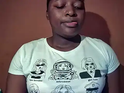 Snapshot of sexyhips2001 chatting on October 14, 5:36 pm sexyhips2001 online show from October 14, 5:36 pm