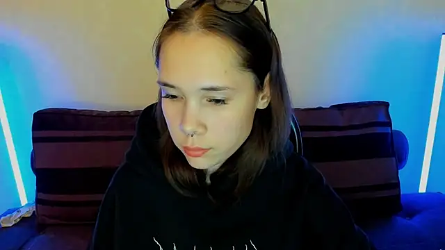 Snapshot of LilKittens chatting on March 13, 5:18 pm LilKittens online show from March 13, 5:18 pm