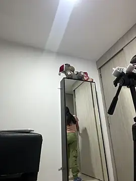 ElectraRhodes1 online show from February 3, 10:26 pm