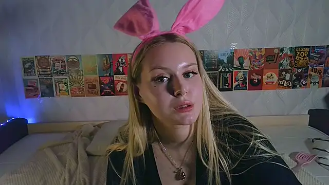 Snapshot of Beatrice_7 chatting on March 3, 12:05 pm Beatrice 7 online show from March 3, 12:05 pm