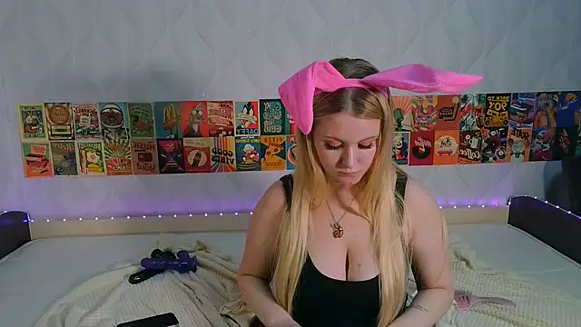 Snapshot of Beatrice_7 chatting on March 8, 6:58 pm Beatrice 7 online show from March 8, 6:58 pm