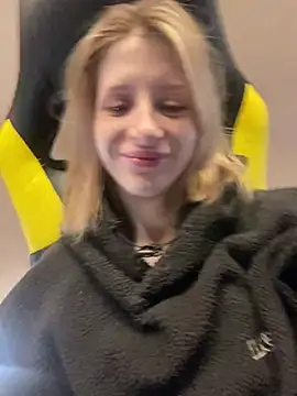 amorearte m online show from March 2, 11:07 am