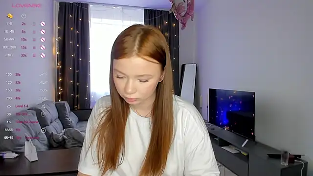 Snapshot of dinky__emily chatting on March 8, 9:50 am dinky  emily online show from March 8, 9:50 am