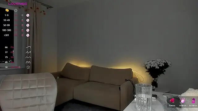 Snapshot of dinky__emily chatting on October 5, 6:17 pm dinky  emily online show from October 5, 6:17 pm