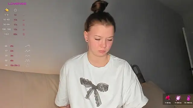 Snapshot of dinky__emily chatting on October 25, 8:14 pm dinky  emily online show from October 25, 8:14 pm
