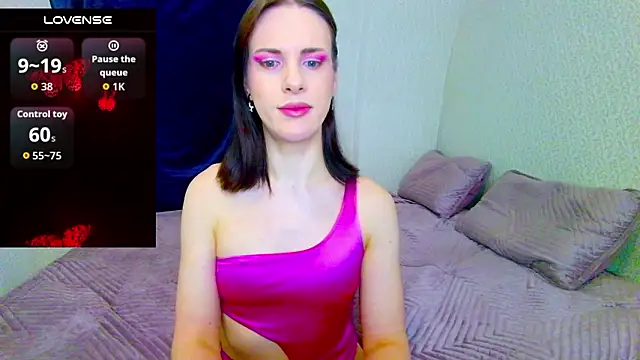 Nicole Redfields online show from March 16, 5:24 am