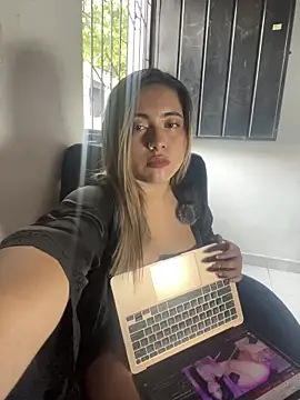 Snapshot of lunaxxx_69 chatting on November 21, 9:24 pm lunaxxx 69 online show from November 21, 9:24 pm