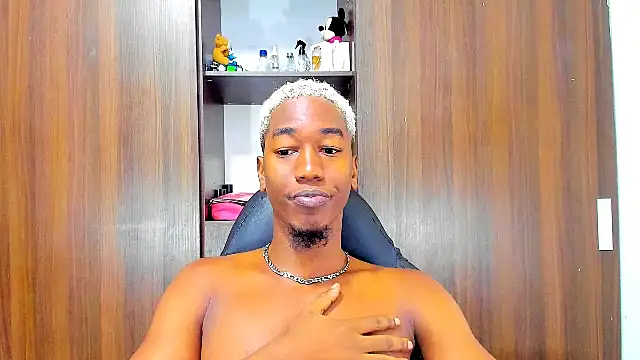 Dreamastercum  online show from October 10, 1:21 pm