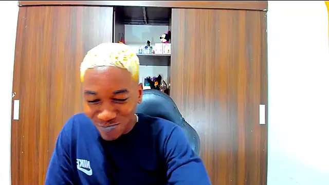 Dreamastercum  online show from December 14, 10:47 pm