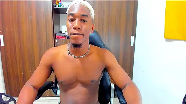 Dreamastercum  online show from January 5, 10:35 pm