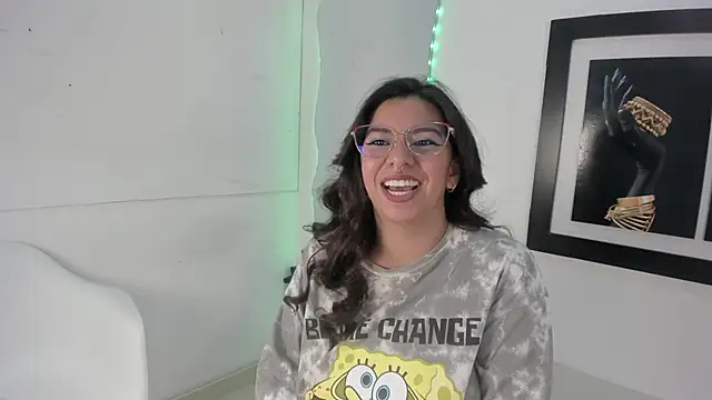 Snapshot of emilyy_cooperr chatting on September 26, 12:09 pm emilyy cooperr online show from September 26, 12:09 pm