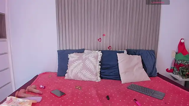 Snapshot of Zoe-S chatting on November 13, 10:08 pm Zoe-S online show from November 13, 10:08 pm